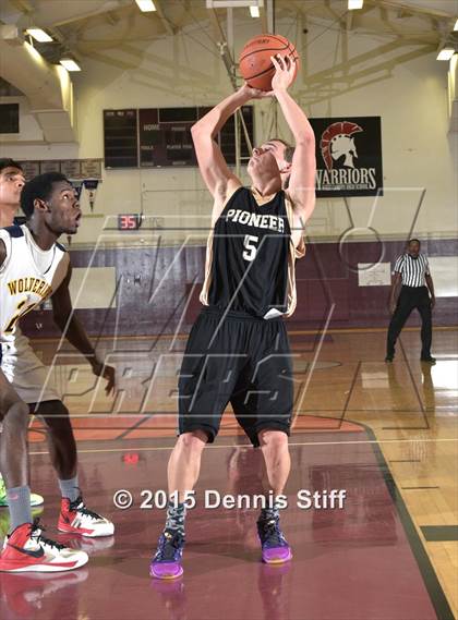 Thumbnail 3 in Rosemont vs. Pioneer (Hunter Classic) photogallery.