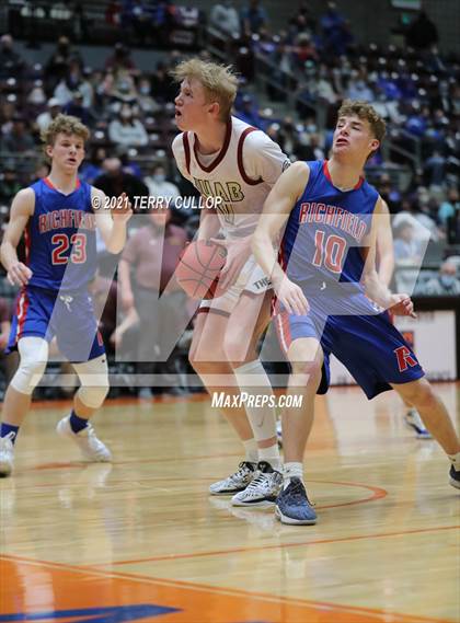 Thumbnail 3 in Richfield vs. Juab (UHSAA 3A Quarterfinal) photogallery.