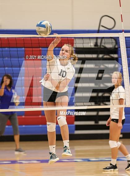 Thumbnail 2 in Lakeland @ Lake City (Scrimmage) photogallery.