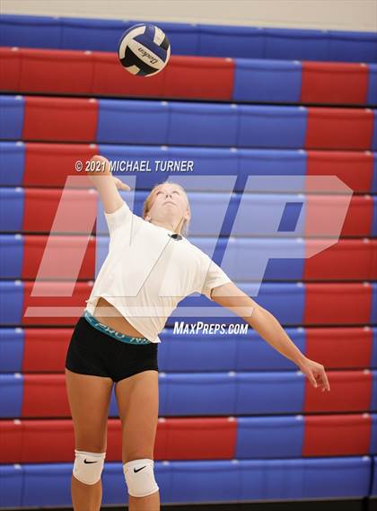 Thumbnail 2 in Lakeland @ Lake City (Scrimmage) photogallery.