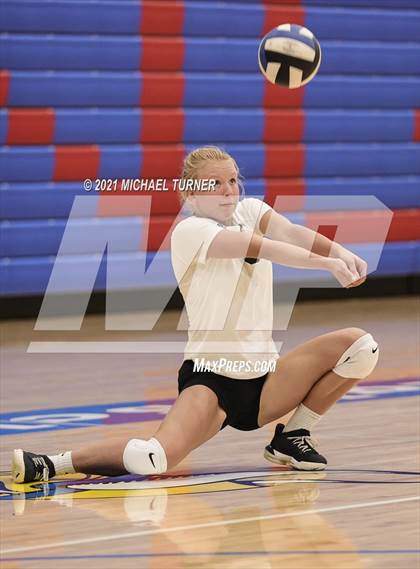 Thumbnail 3 in Lakeland @ Lake City (Scrimmage) photogallery.
