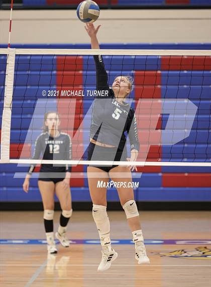 Thumbnail 2 in Lakeland @ Lake City (Scrimmage) photogallery.