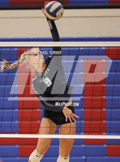 Thumbnail 3 in Lakeland @ Lake City (Scrimmage) photogallery.