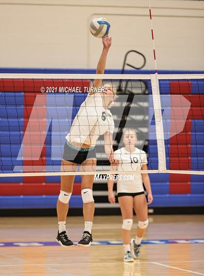 Thumbnail 2 in Lakeland @ Lake City (Scrimmage) photogallery.
