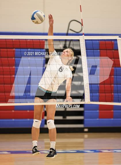 Thumbnail 2 in Lakeland @ Lake City (Scrimmage) photogallery.