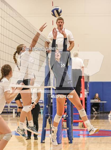 Thumbnail 3 in Lakeland @ Lake City (Scrimmage) photogallery.