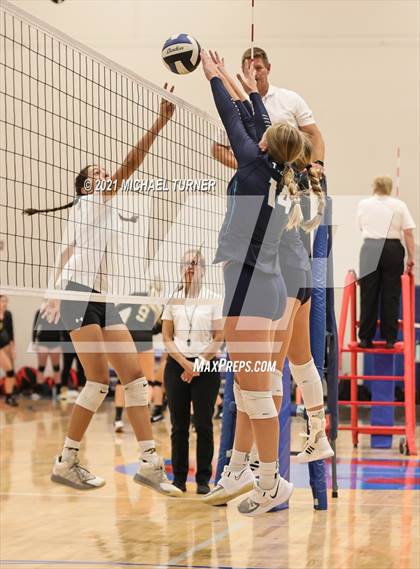 Thumbnail 3 in Lakeland @ Lake City (Scrimmage) photogallery.