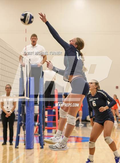Thumbnail 2 in Lakeland @ Lake City (Scrimmage) photogallery.