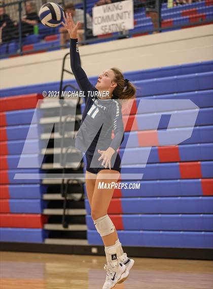 Thumbnail 2 in Lakeland @ Lake City (Scrimmage) photogallery.