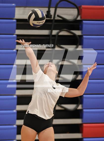 Thumbnail 2 in Lakeland @ Lake City (Scrimmage) photogallery.
