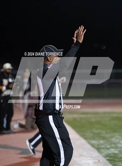 Thumbnail 3 in Lakewood vs Foothill (CIF-SS Division 5 Round 2) photogallery.