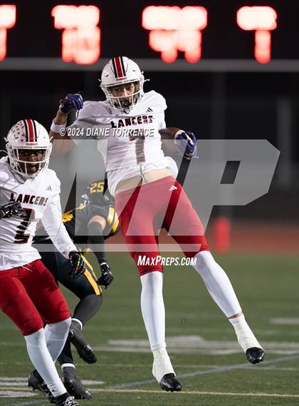 Thumbnail 2 in Lakewood vs Foothill (CIF-SS Division 5 Round 2) photogallery.