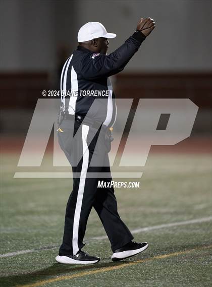 Thumbnail 1 in Lakewood vs Foothill (CIF-SS Division 5 Round 2) photogallery.