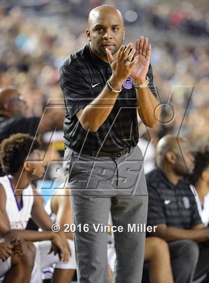 Thumbnail 1 in Rainier Beach vs Garfield (WIAA 3A Semifinal)  photogallery.