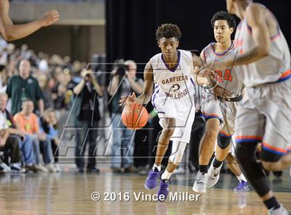 Thumbnail 2 in Rainier Beach vs Garfield (WIAA 3A Semifinal)  photogallery.