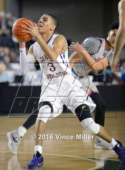 Thumbnail 2 in Rainier Beach vs Garfield (WIAA 3A Semifinal)  photogallery.