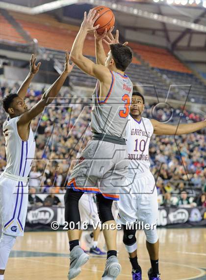 Thumbnail 1 in Rainier Beach vs Garfield (WIAA 3A Semifinal)  photogallery.