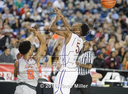 Thumbnail 1 in Rainier Beach vs Garfield (WIAA 3A Semifinal)  photogallery.