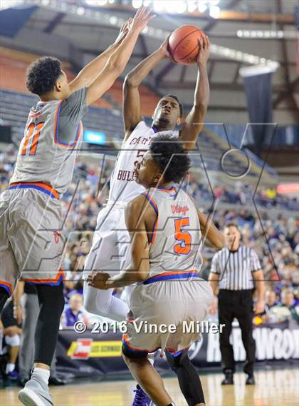 Thumbnail 3 in Rainier Beach vs Garfield (WIAA 3A Semifinal)  photogallery.
