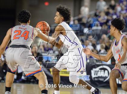 Thumbnail 2 in Rainier Beach vs Garfield (WIAA 3A Semifinal)  photogallery.