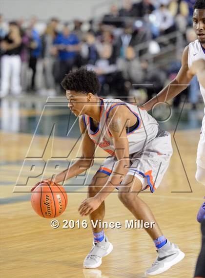 Thumbnail 3 in Rainier Beach vs Garfield (WIAA 3A Semifinal)  photogallery.