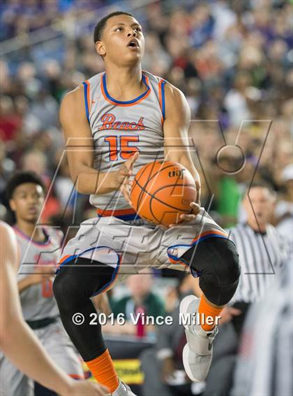 Thumbnail 2 in Rainier Beach vs Garfield (WIAA 3A Semifinal)  photogallery.
