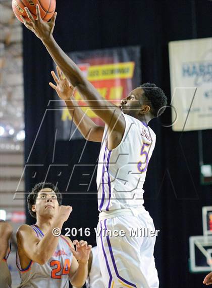 Thumbnail 1 in Rainier Beach vs Garfield (WIAA 3A Semifinal)  photogallery.