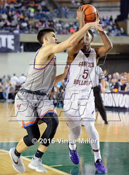 Thumbnail 1 in Rainier Beach vs Garfield (WIAA 3A Semifinal)  photogallery.