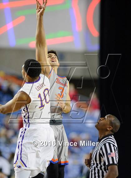 Thumbnail 1 in Rainier Beach vs Garfield (WIAA 3A Semifinal)  photogallery.
