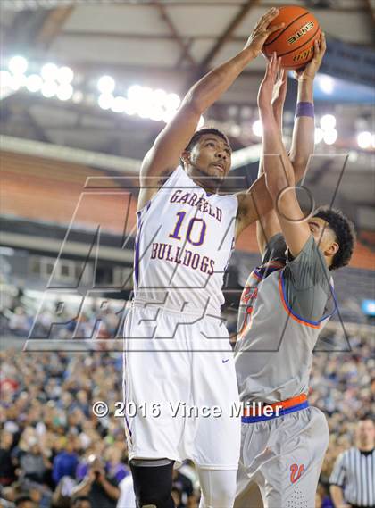 Thumbnail 3 in Rainier Beach vs Garfield (WIAA 3A Semifinal)  photogallery.