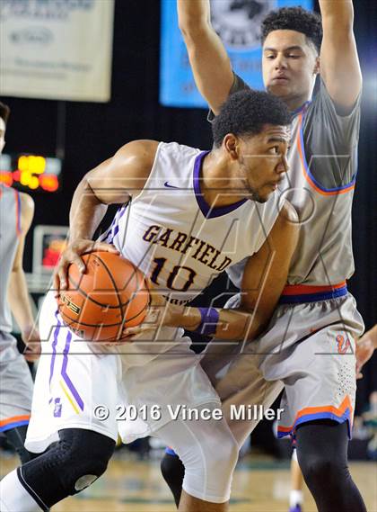 Thumbnail 3 in Rainier Beach vs Garfield (WIAA 3A Semifinal)  photogallery.