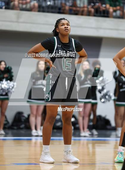 Thumbnail 1 in DeSoto vs. Lake Ridge (UIL 6A Quarterfinals) photogallery.