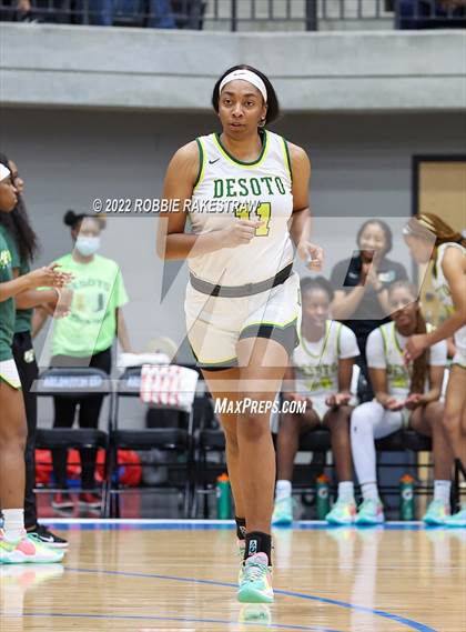 Thumbnail 2 in DeSoto vs. Lake Ridge (UIL 6A Quarterfinals) photogallery.
