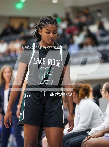 Thumbnail 3 in DeSoto vs. Lake Ridge (UIL 6A Quarterfinals) photogallery.