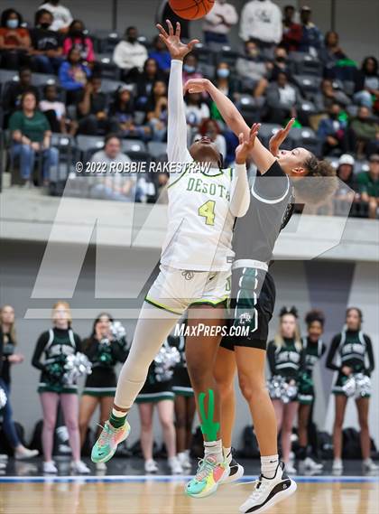 Thumbnail 3 in DeSoto vs. Lake Ridge (UIL 6A Quarterfinals) photogallery.