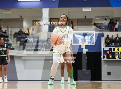 Thumbnail 2 in DeSoto vs. Lake Ridge (UIL 6A Quarterfinals) photogallery.