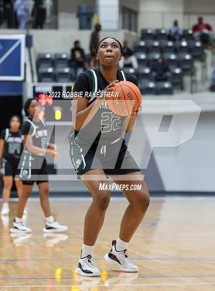Thumbnail 1 in DeSoto vs. Lake Ridge (UIL 6A Quarterfinals) photogallery.