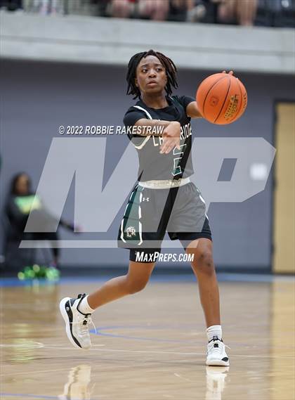 Thumbnail 3 in DeSoto vs. Lake Ridge (UIL 6A Quarterfinals) photogallery.