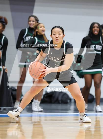 Thumbnail 2 in DeSoto vs. Lake Ridge (UIL 6A Quarterfinals) photogallery.