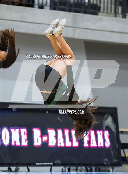 Thumbnail 1 in DeSoto vs. Lake Ridge (UIL 6A Quarterfinals) photogallery.