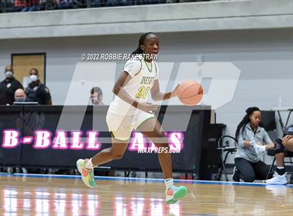 Thumbnail 3 in DeSoto vs. Lake Ridge (UIL 6A Quarterfinals) photogallery.