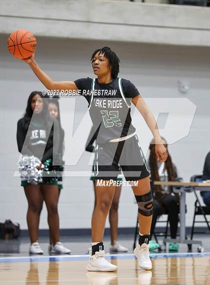 Thumbnail 2 in DeSoto vs. Lake Ridge (UIL 6A Quarterfinals) photogallery.
