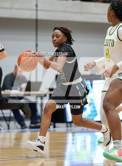 Thumbnail 1 in DeSoto vs. Lake Ridge (UIL 6A Quarterfinals) photogallery.