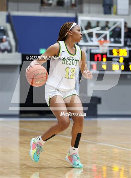 Thumbnail 1 in DeSoto vs. Lake Ridge (UIL 6A Quarterfinals) photogallery.