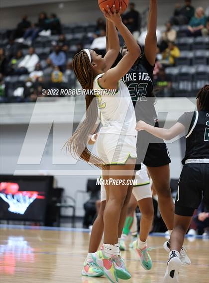 Thumbnail 1 in DeSoto vs. Lake Ridge (UIL 6A Quarterfinals) photogallery.