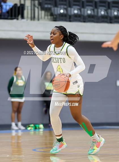 Thumbnail 2 in DeSoto vs. Lake Ridge (UIL 6A Quarterfinals) photogallery.