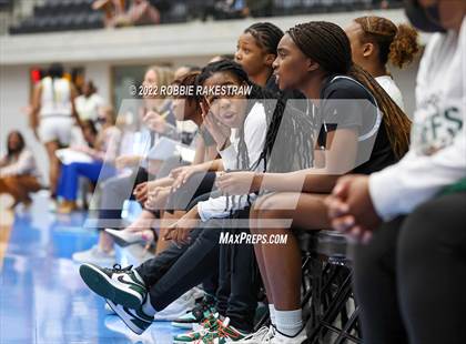 Thumbnail 2 in DeSoto vs. Lake Ridge (UIL 6A Quarterfinals) photogallery.