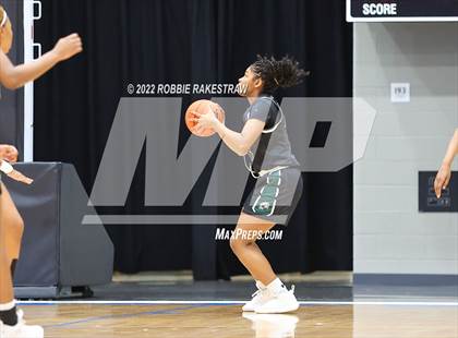 Thumbnail 2 in DeSoto vs. Lake Ridge (UIL 6A Quarterfinals) photogallery.