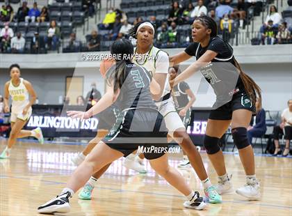 Thumbnail 1 in DeSoto vs. Lake Ridge (UIL 6A Quarterfinals) photogallery.