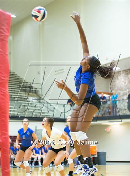 Thumbnail 3 in New Braunfels @ Johnson photogallery.